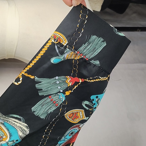 BOOHOO elegant black w design blouse - Picture 2 of 6